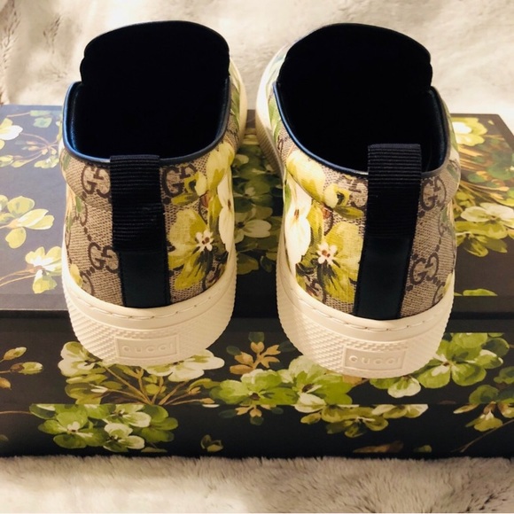 Gucci Blooms Canvas Slip on Sneakers - Picture 2 of 7